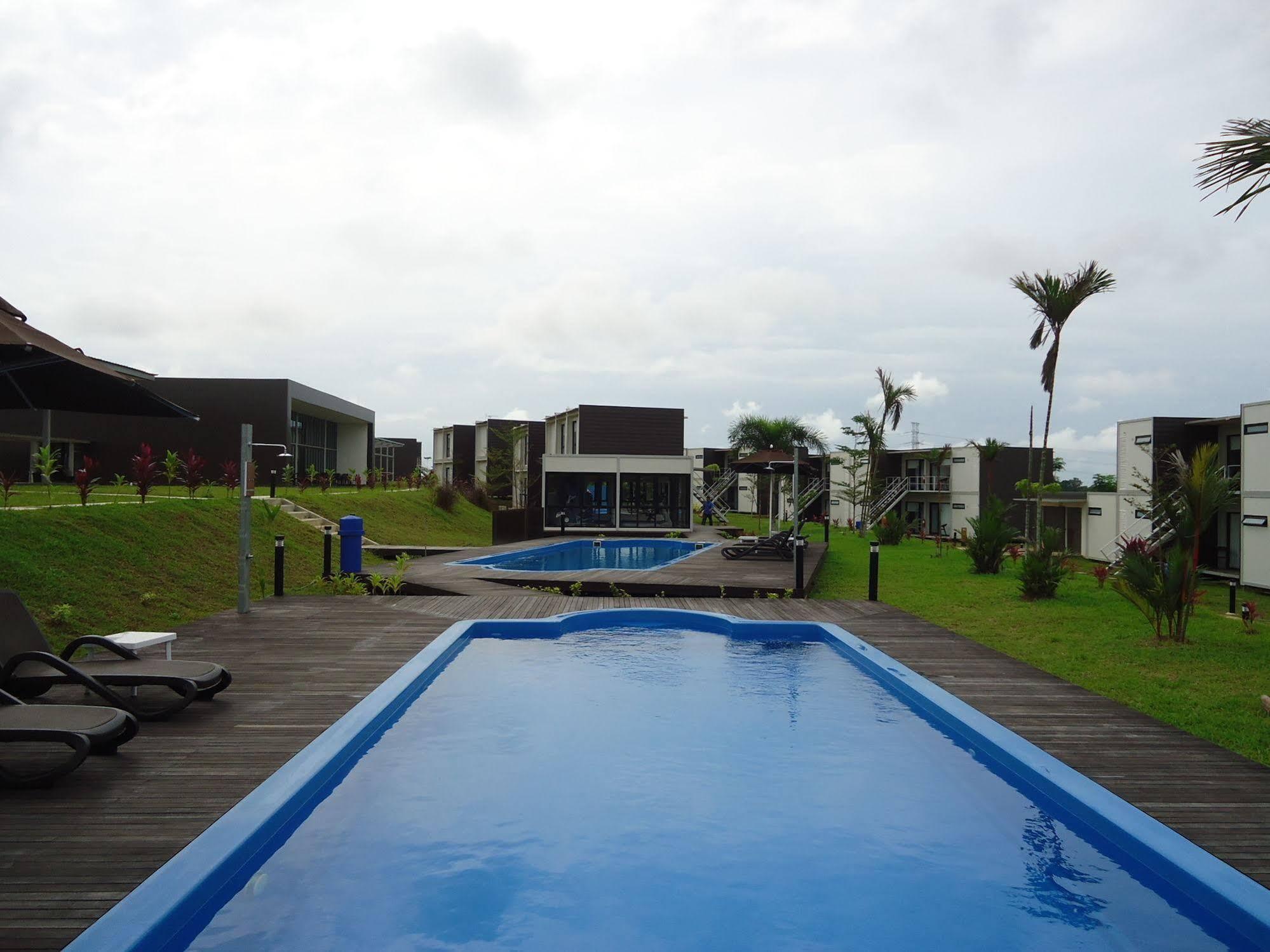 Lakeview Terrace Resort Пенгеранг Екстериор снимка