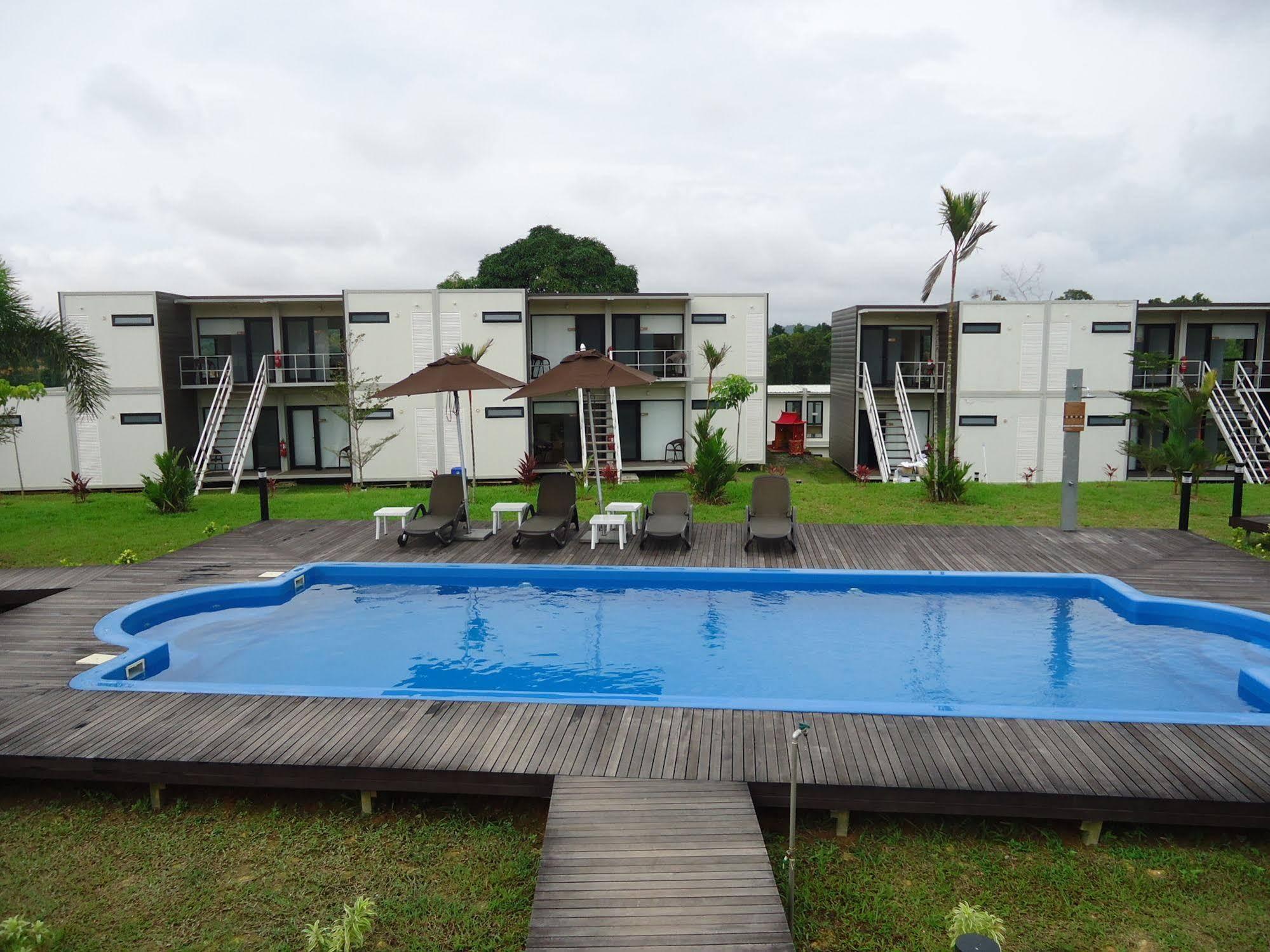 Lakeview Terrace Resort Пенгеранг Екстериор снимка