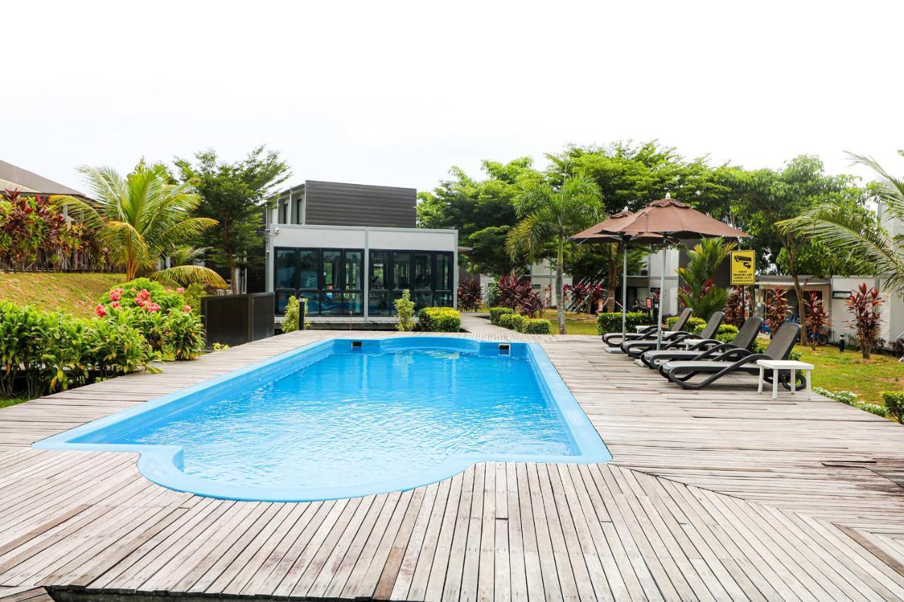 Lakeview Terrace Resort Пенгеранг Екстериор снимка