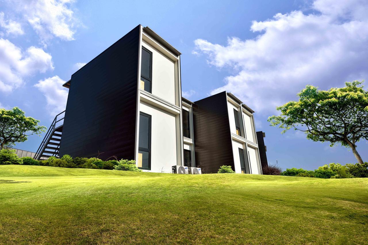 Lakeview Terrace Resort Пенгеранг Екстериор снимка