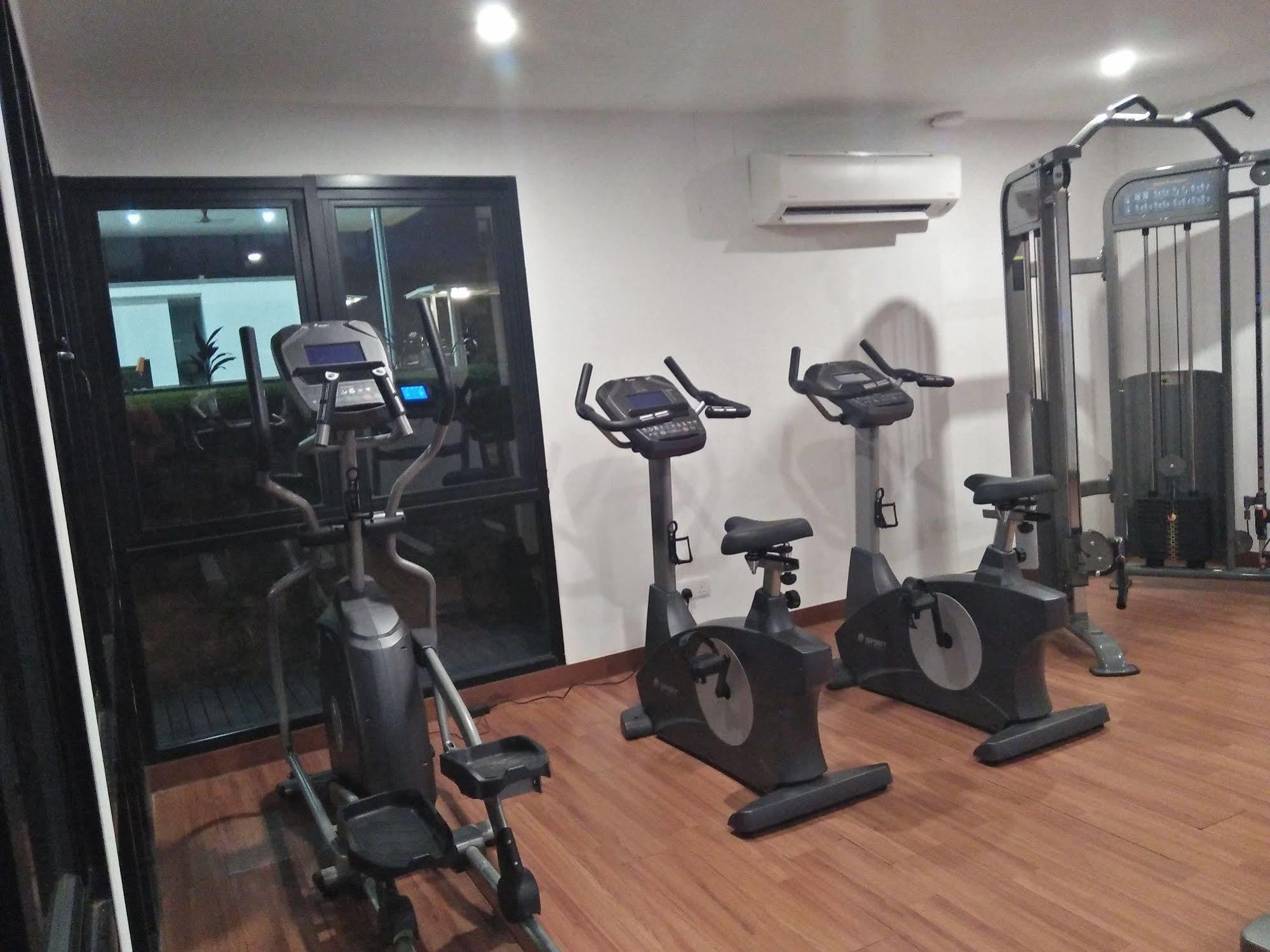 Lakeview Terrace Resort Пенгеранг Екстериор снимка