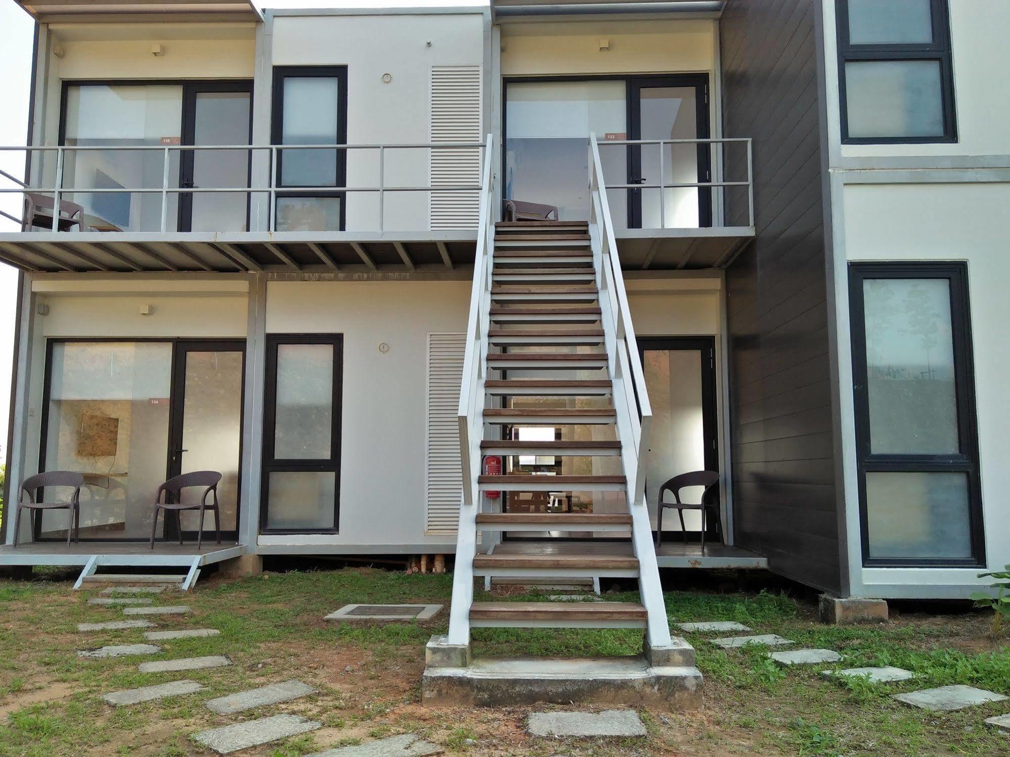 Lakeview Terrace Resort Пенгеранг Екстериор снимка
