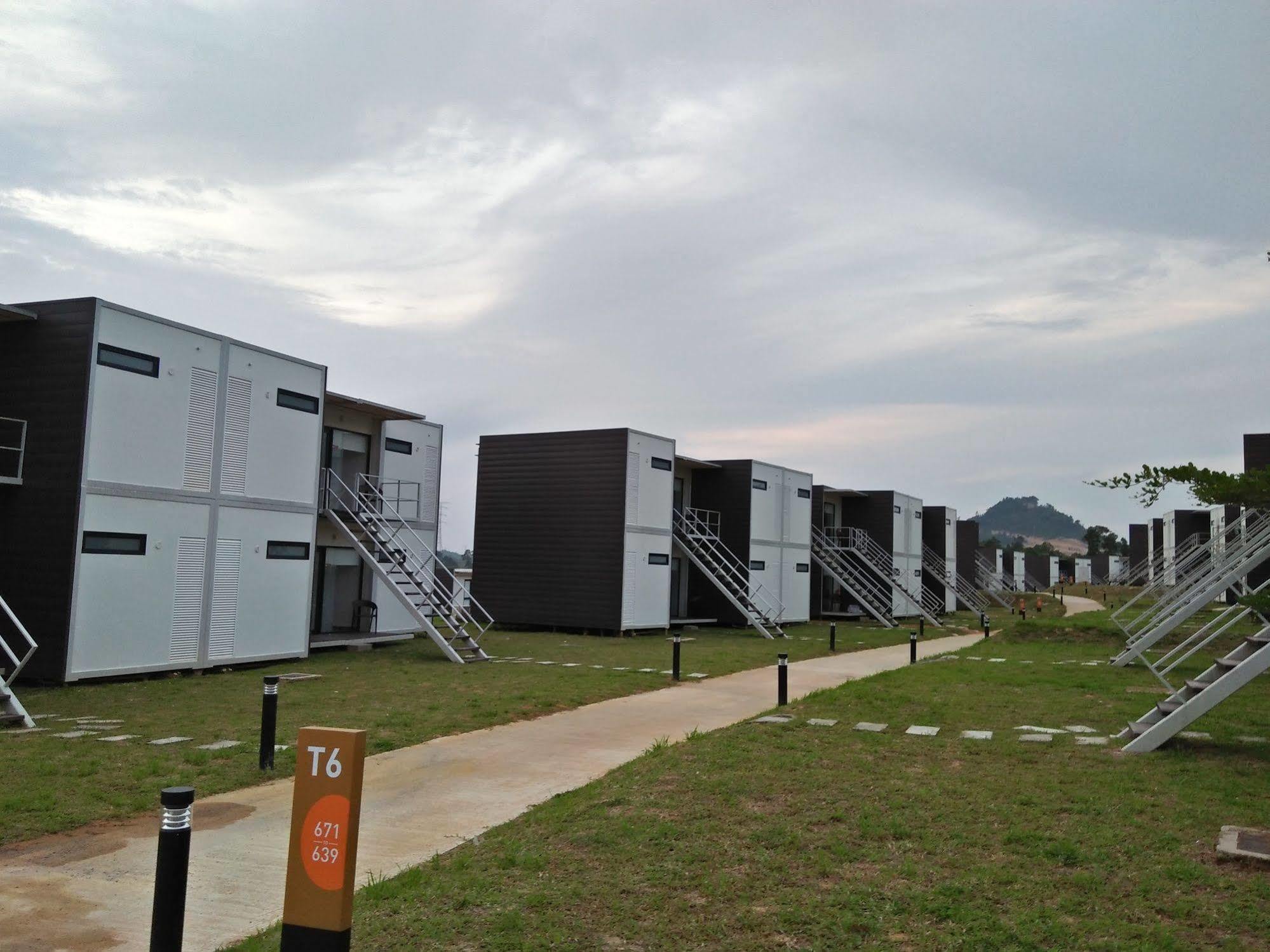 Lakeview Terrace Resort Пенгеранг Екстериор снимка